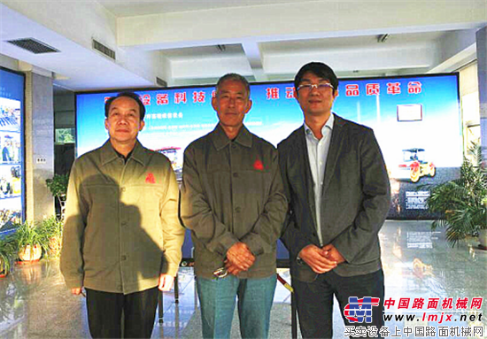 中大機(jī)械：不走尋常路 傳承匠心成就中國(guó)公路攤鋪專(zhuān)家